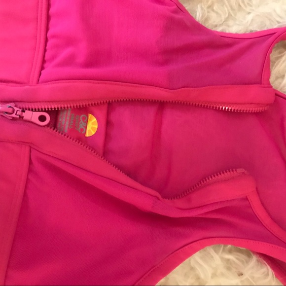 C&C California zip up sports bra. - Picture 2 of 2